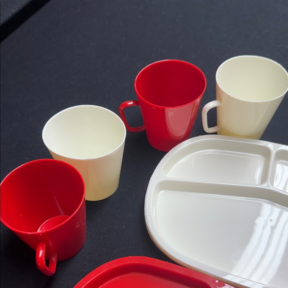 Colorful Plastic Dinnerware Set - Picture 8 of 15